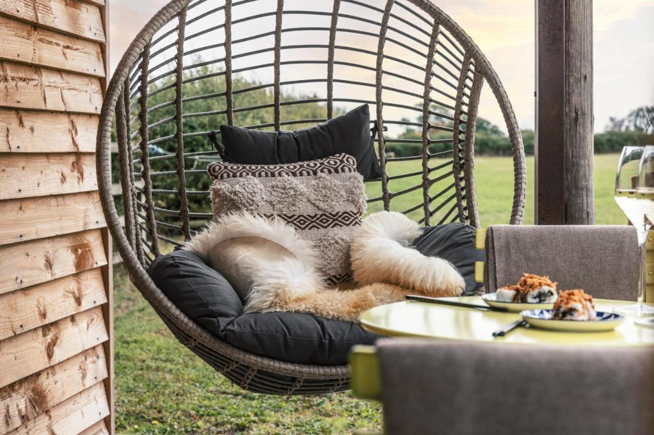 The Treehouse At Humblebee Hall Вустер Екстер'єр фото