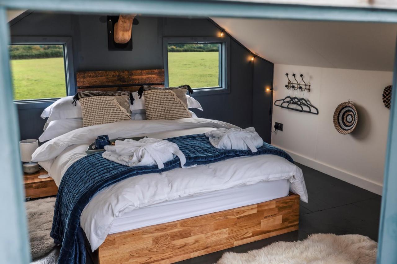 The Treehouse At Humblebee Hall Вустер Екстер'єр фото
