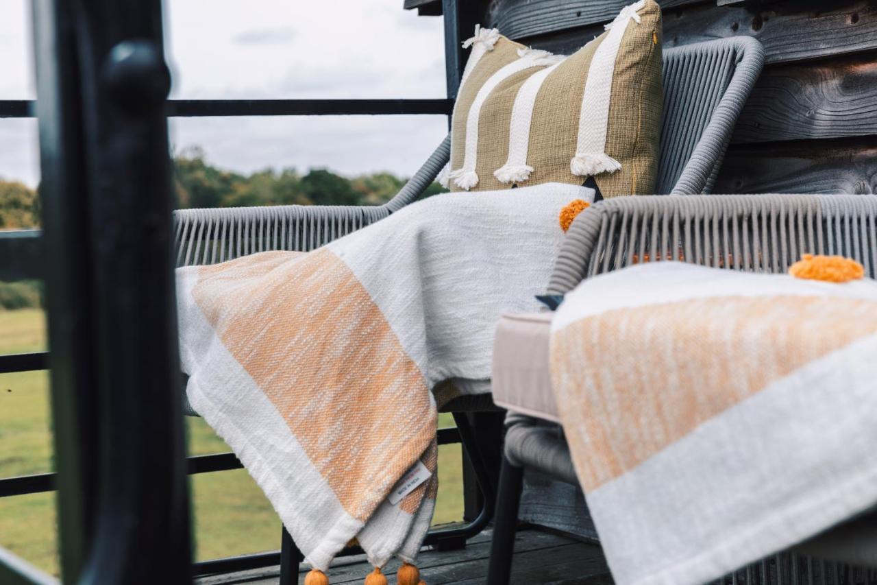 The Treehouse At Humblebee Hall Вустер Екстер'єр фото